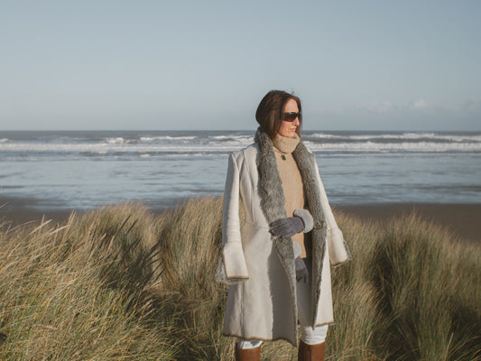 Hand-Carved Sea Glass Jellyfish Pendant Necklace in Rhodium-Plated Sterling Silver