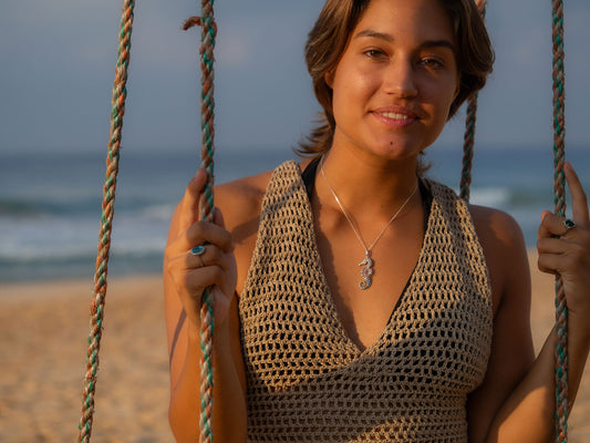 Elegant Seahorse Pendant Necklace with Sparkling Stones and Pink Accent