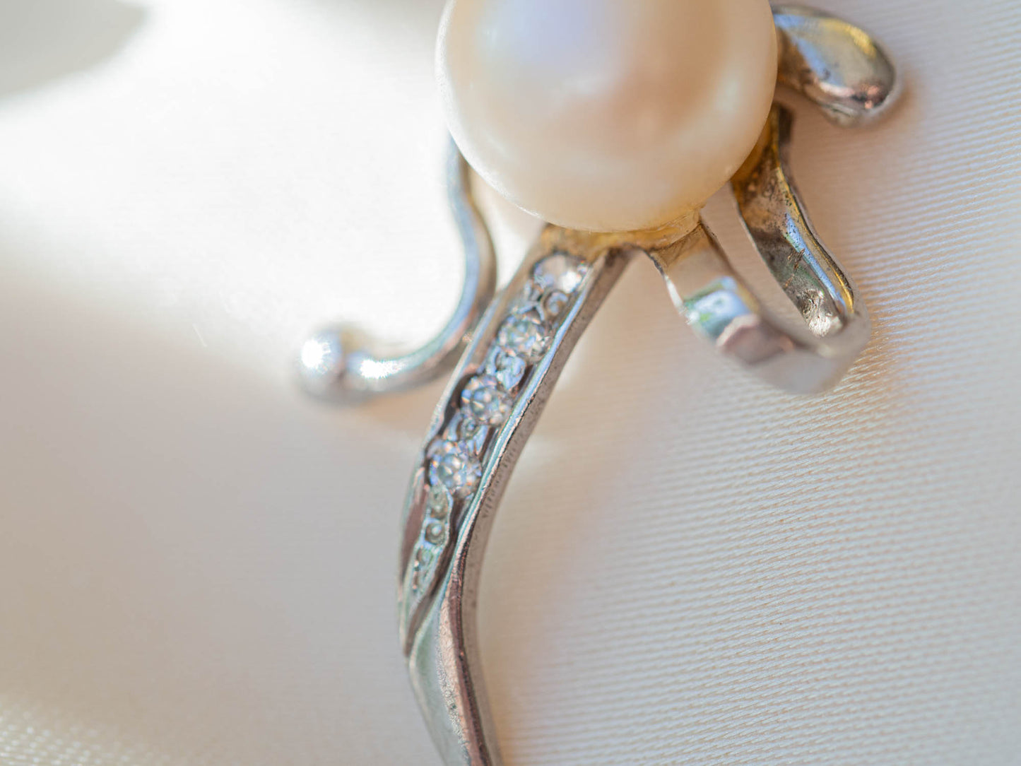 Sterling Silver Full Moon Pearl Necklace with Sparkling Stones