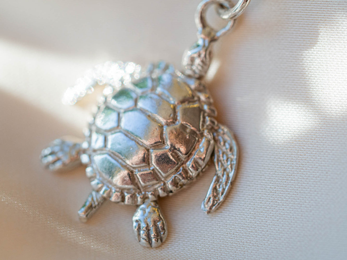 Handcrafted Sterling Silver Moving Turtle Pendant Necklace