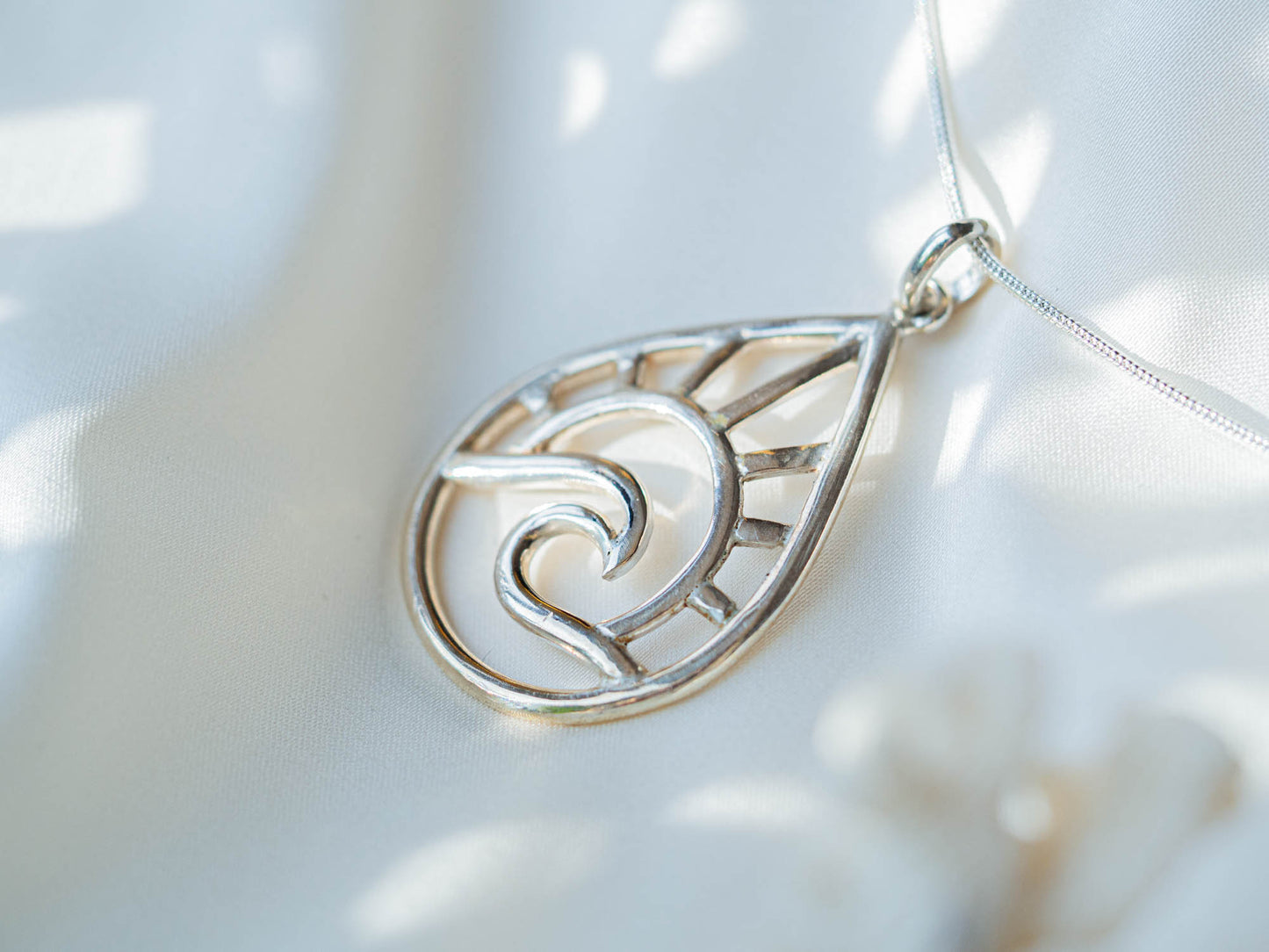 Hand made Sterling Silver Teardrop Pendant Necklace